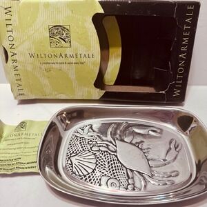 Wilton Armetale Crab Bread Tray 450045 Silver Pewter Look Nautical Coastal 9x6